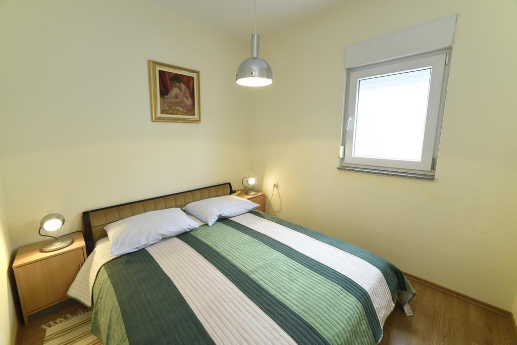 Apartments Galic Kampor Buitenkant foto